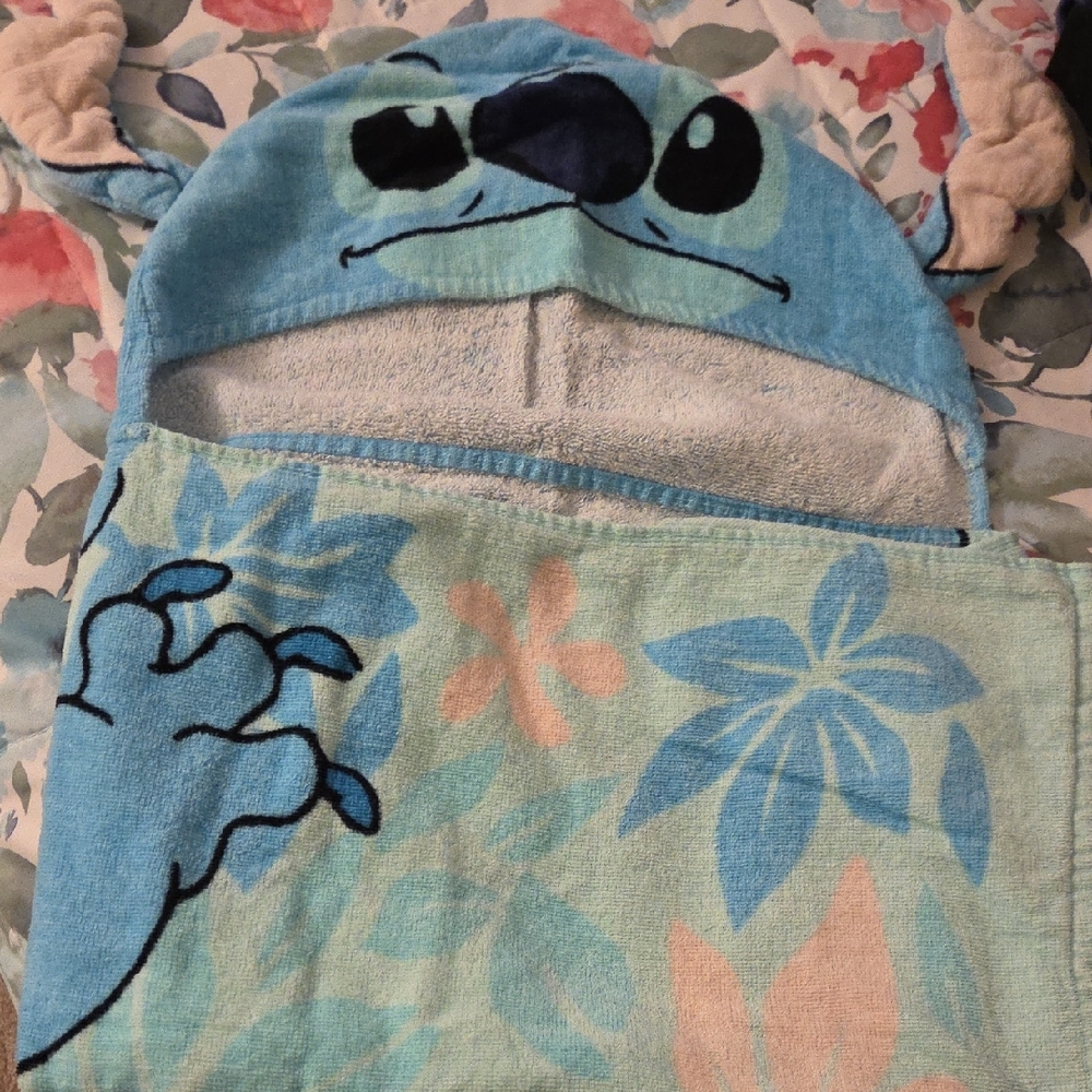 Disney Stitch Blue Floral Hooded Towel